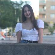 Profesora de matemáticas e inglés imparte clases de ambas en cualquier nivel de primaria, eso y bachiller. Tengo disponibilidad para dar clases online y presenciales